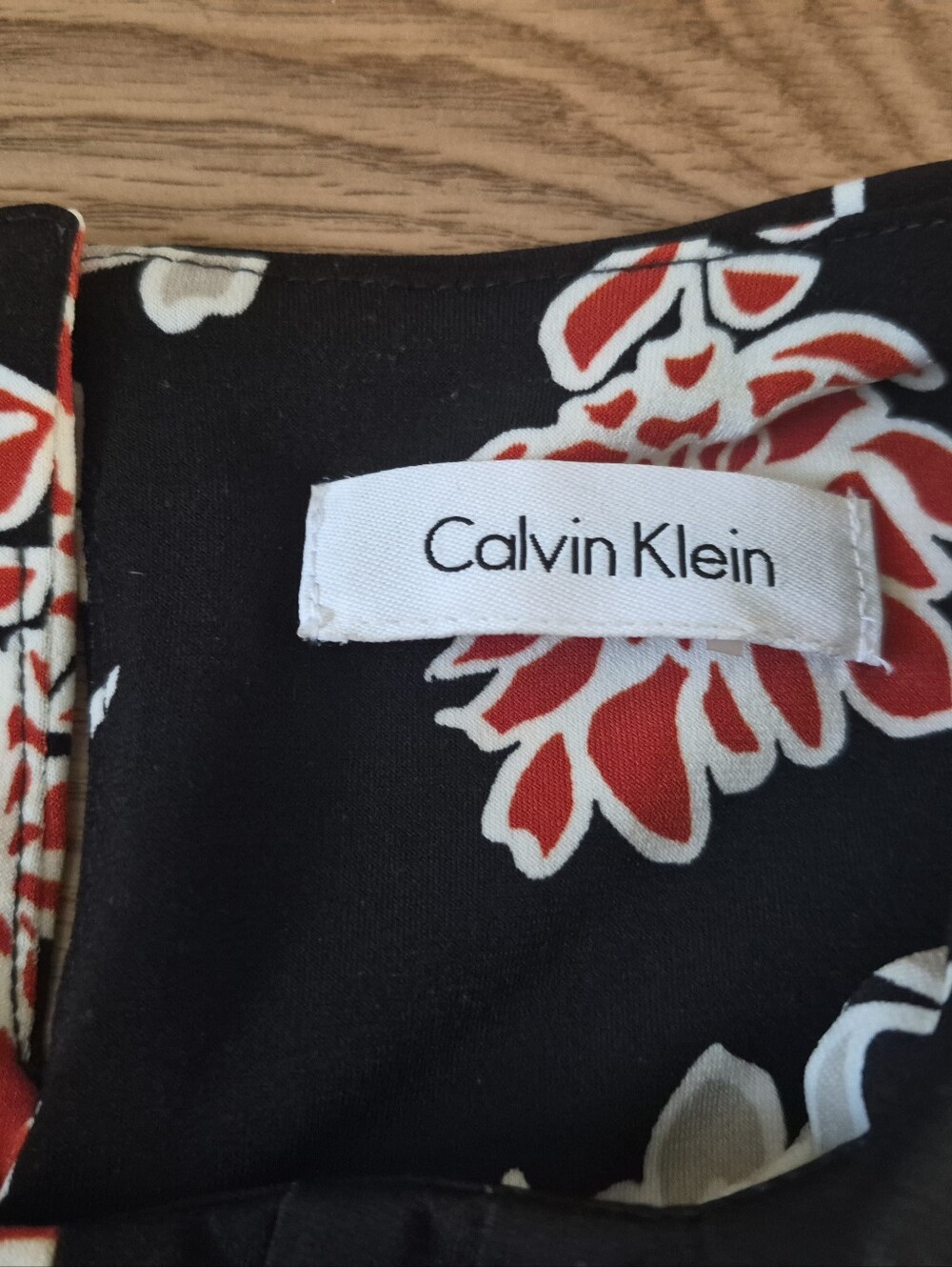 Calvin Klein Floral Sleeveless Top - Picture 2 of 7